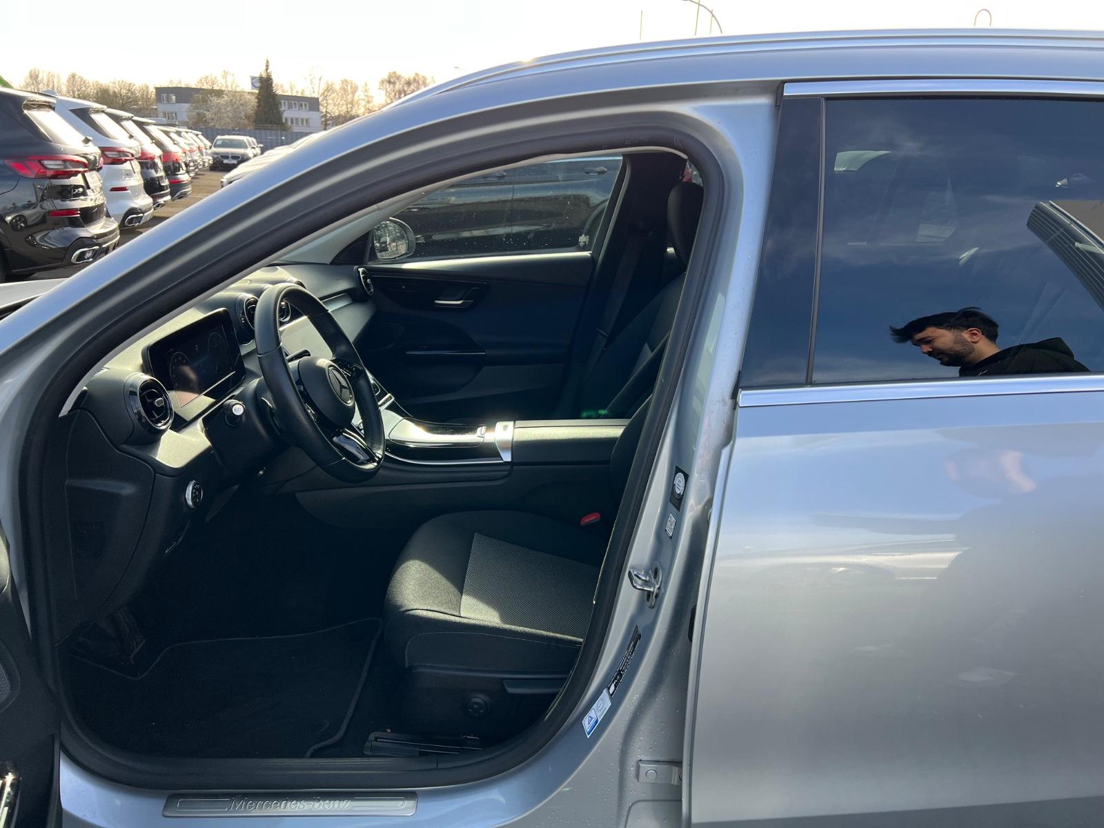 Mercedes-Benz C 200 AVANTGARDE C 200 d Estate