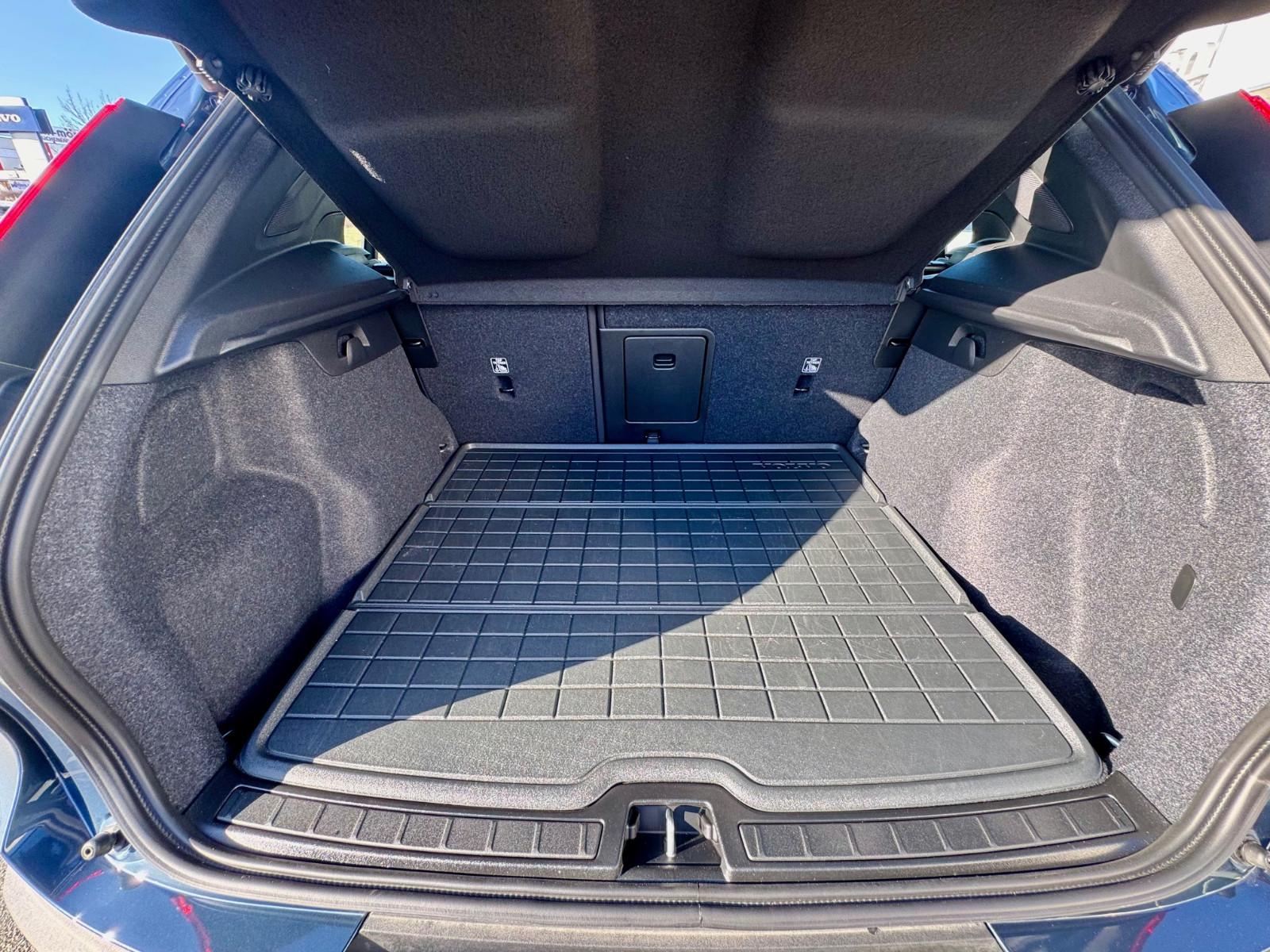 Volvo EX40 Extended range Plus Single motor