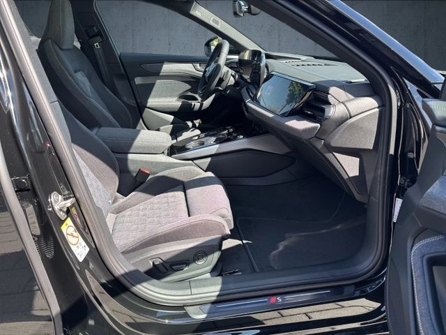 Audi A6 Avant Quattro S-Tronic