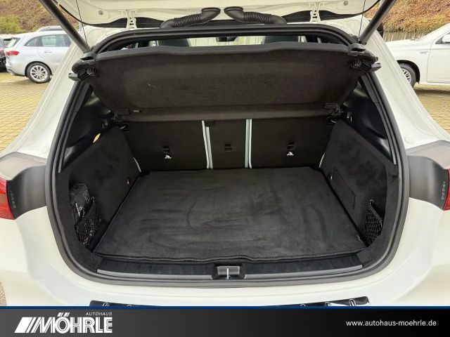 Mercedes-Benz GLA 180 AMG Line