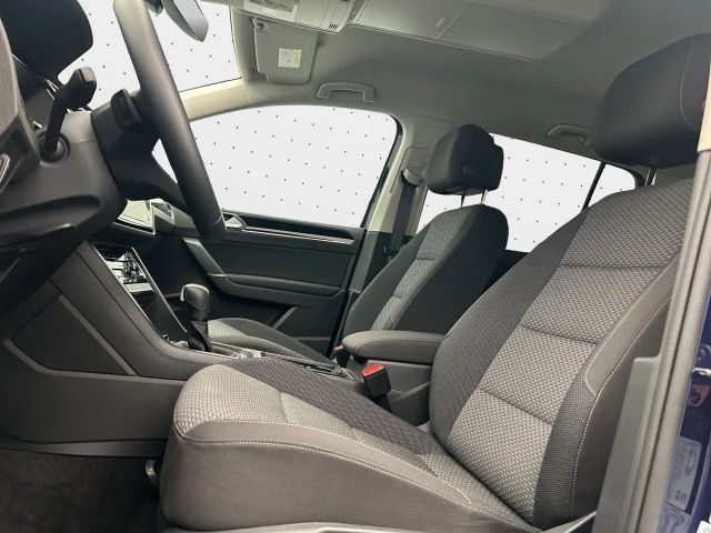 Volkswagen Touran 1.5 TSI DSG IQ.Drive R-Line