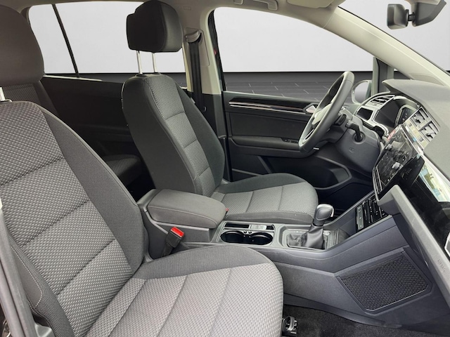 Volkswagen Touran 1.5 TSI DSG R-Line