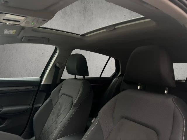 Volkswagen Golf DSG Golf VIII Style