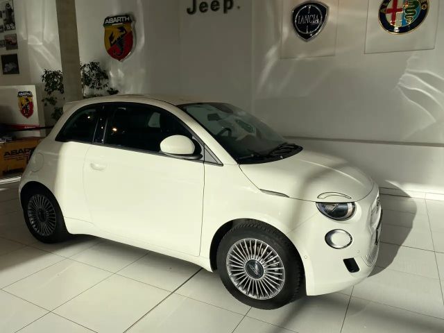 Fiat 500e Komfort Paket/ Allwetterreifen