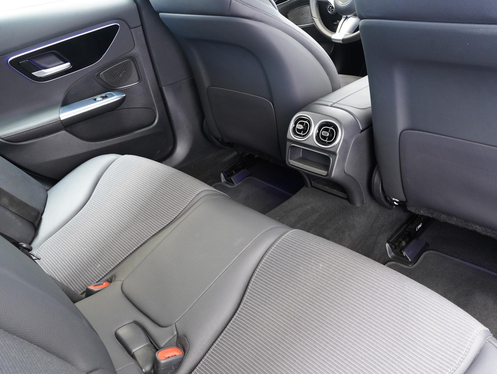 Mercedes-Benz C 200 AVANTGARDE C 200 d Estate