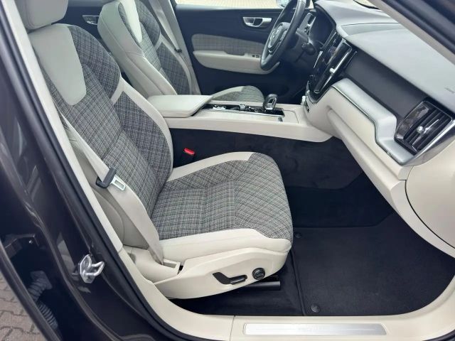 Volvo XC60 AWD Core T6