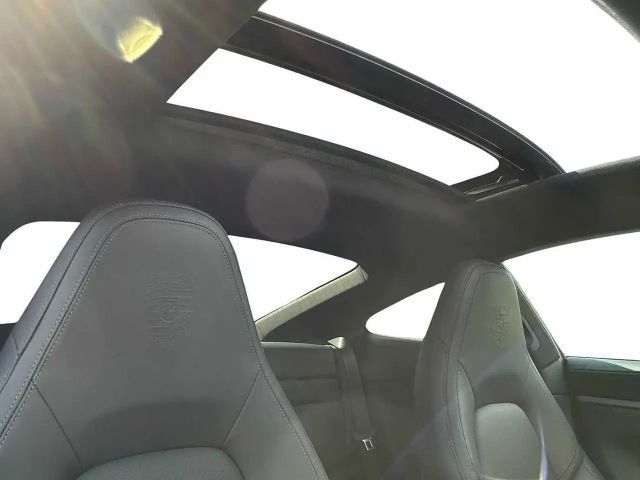 Porsche 992 Carrera Coupé