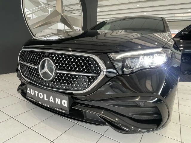 Mercedes-Benz E 220 AMG Line E 220 d Sedan