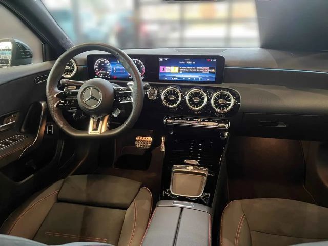 Mercedes-Benz A 35 AMG 4MATIC AMG Line