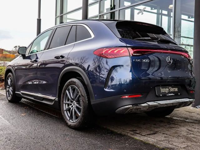 Mercedes-Benz EQE SUV 300