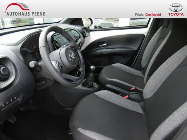Toyota Aygo X 1.0 VVT-i Business Hatchback