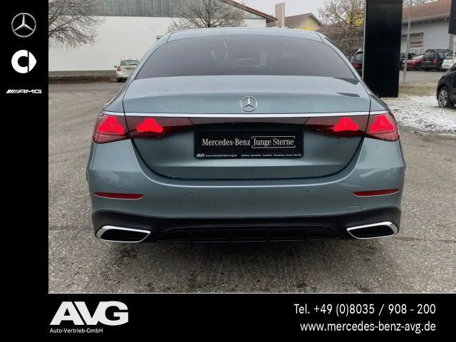 Mercedes-Benz E 200 AMG Line Sedan
