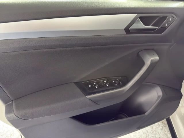 Volkswagen T-Roc Friends TSI