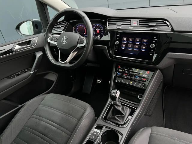 Volkswagen Touran 1.5 TSI Highline R-Line