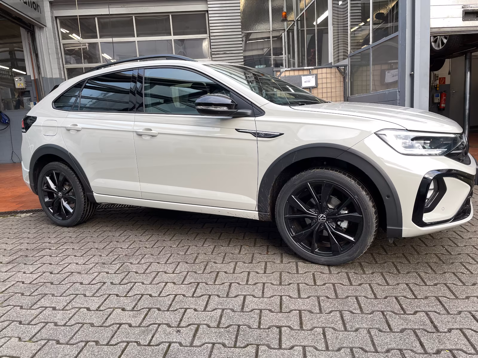 Volkswagen Taigo 1.0 TSI DSG R-Line