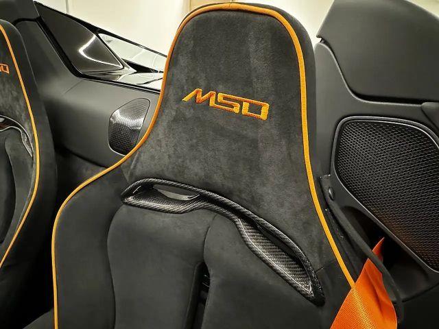 McLaren Artura Spider