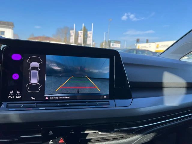 Volkswagen Golf DSG Style Variant