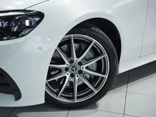 Mercedes-Benz E 200 4MATIC AMG Line Coupé