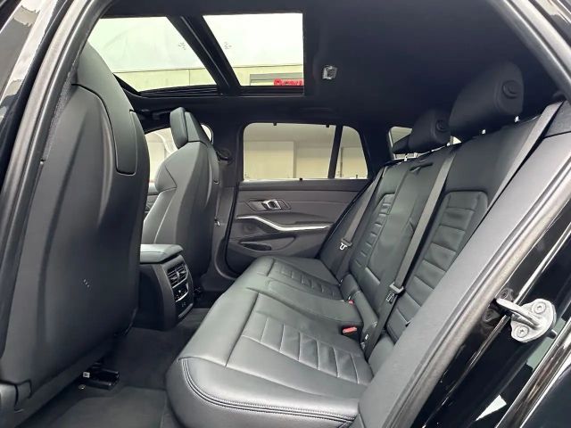 BMW 330 330e M-Sport Touring xDrive