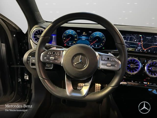 Mercedes-Benz A 180 AMG Line