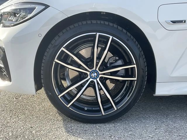 BMW 320 320e xDrive