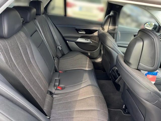 Mercedes-Benz E 200 AVANTGARDE Estate