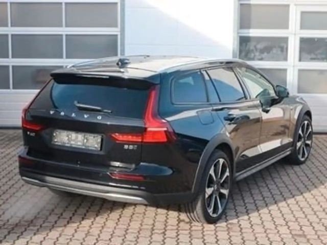 Volvo V60 Cross Country Ultimate