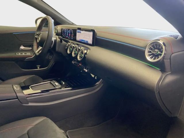 Mercedes-Benz CLA 180 CLA