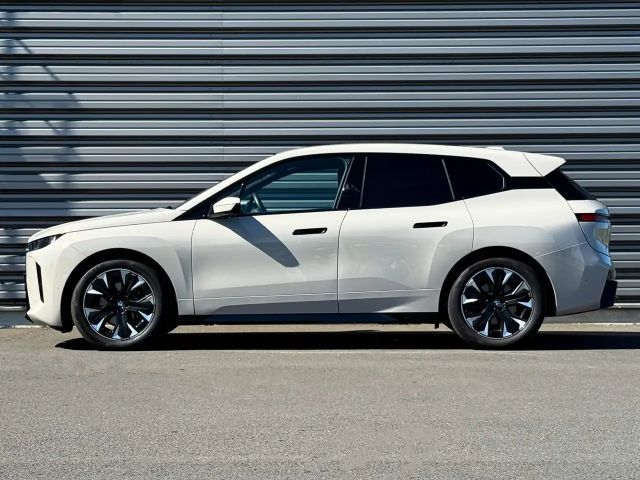 BMW iX xDrive45