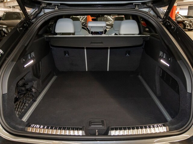 Audi A6 Avant Quattro S-Tronic