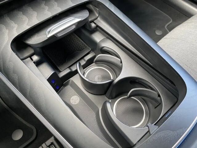 Mercedes-Benz E 200 AVANTGARDE Sedan