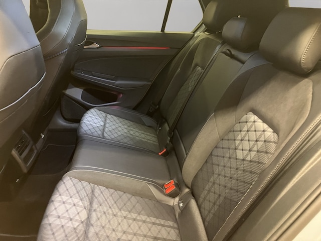 Volkswagen Golf 1.5 eTSI DSG R-Line