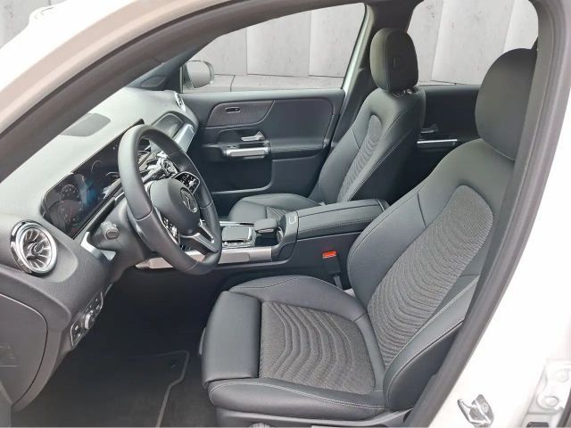 Mercedes-Benz EQB 300 4MATIC AMG Line