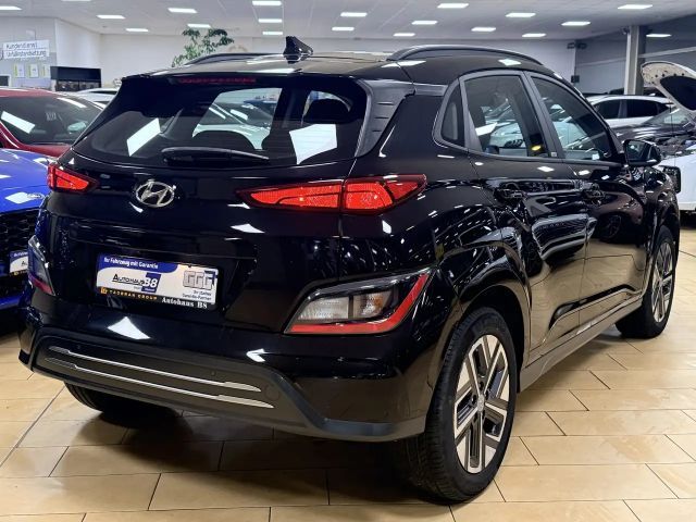 Hyundai Kona Select