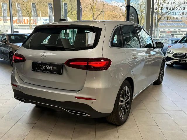 Mercedes-Benz B 180 Progressive Sedan