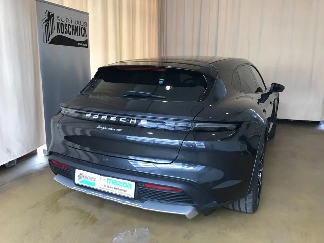 Porsche Taycan 4 Cross Turismo
