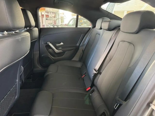 Mercedes-Benz CLA 180 Coupé Progressive