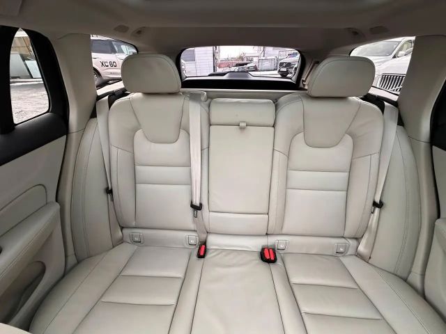 Volvo V60 AWD Plus T6