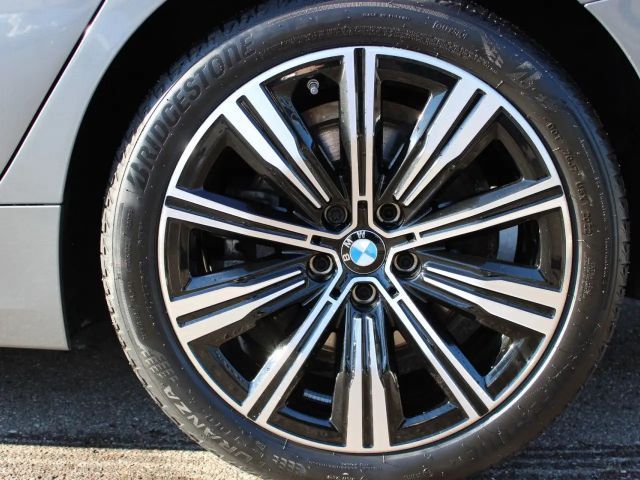 BMW 330 330i Sedan xDrive