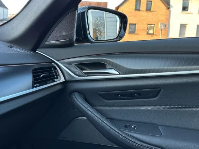 BMW 530 530d M-Sport Touring xDrive