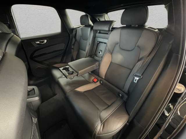 Volvo XC60 Dark Plus