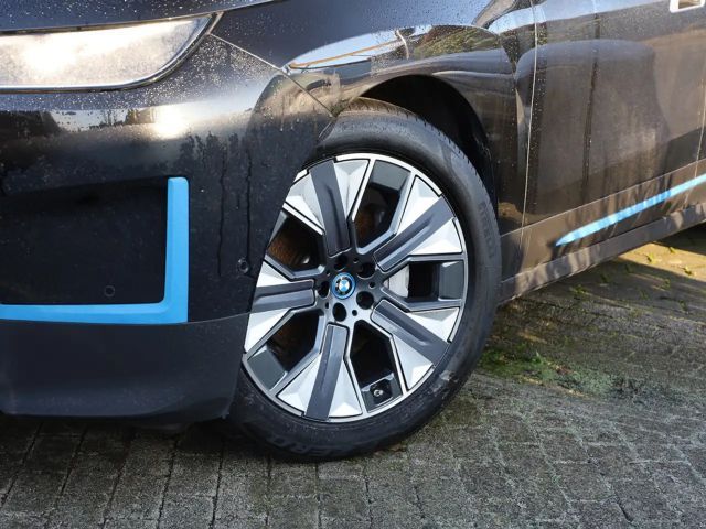 BMW iX xDrive50