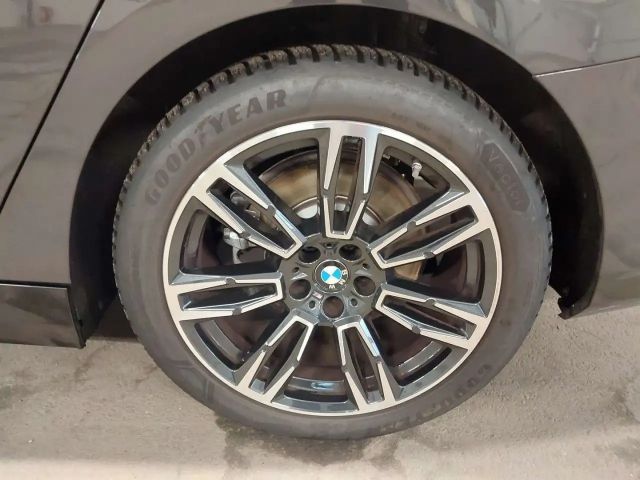 BMW 520 520i M-Sport Sedan