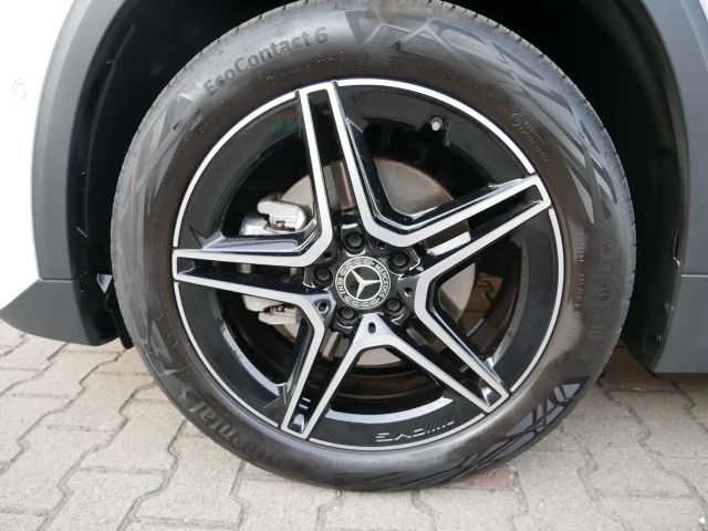 Mercedes-Benz GLA 200 AMG Line