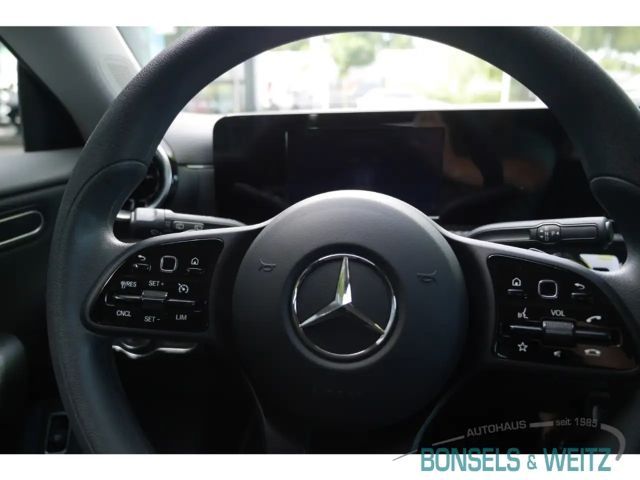 Mercedes-Benz CLA 200 CLA-Shooting EU6d AUTOMATIK AHK-klappbar Navi Digi