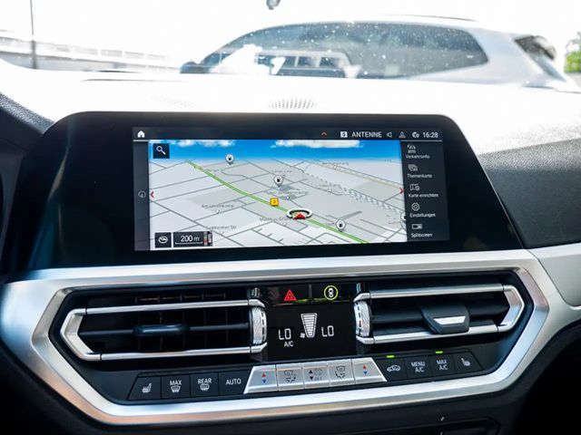 BMW 320 Sedan xDrive