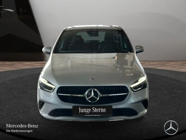 Mercedes-Benz B 220 4MATIC Progressive Sedan