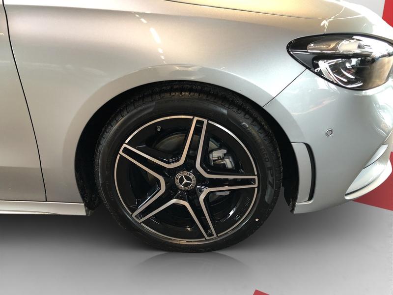 Mercedes-Benz B 180 AMG Line Sedan