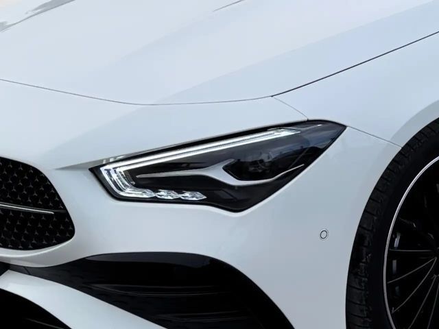 Mercedes-Benz CLA 200 AMG Line Coupé Sedan