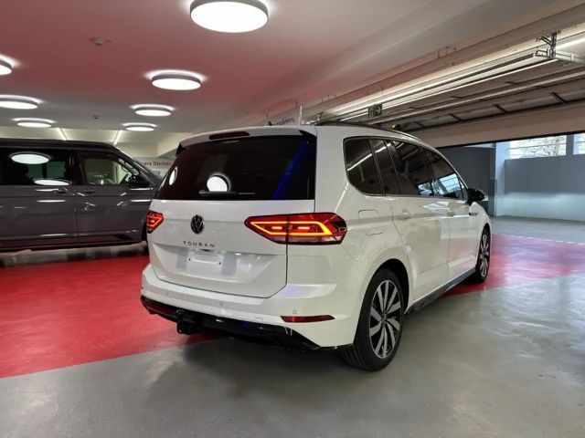Volkswagen Touran 1.5 TSI DSG R-Line